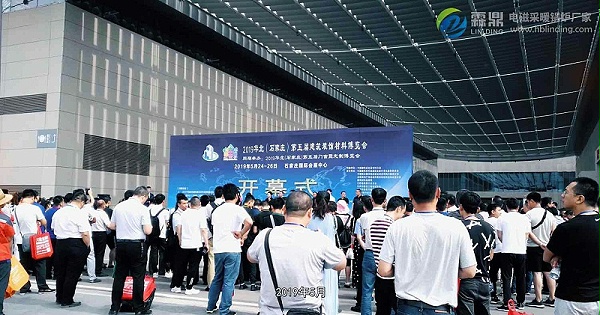 壁挂式电采暖炉